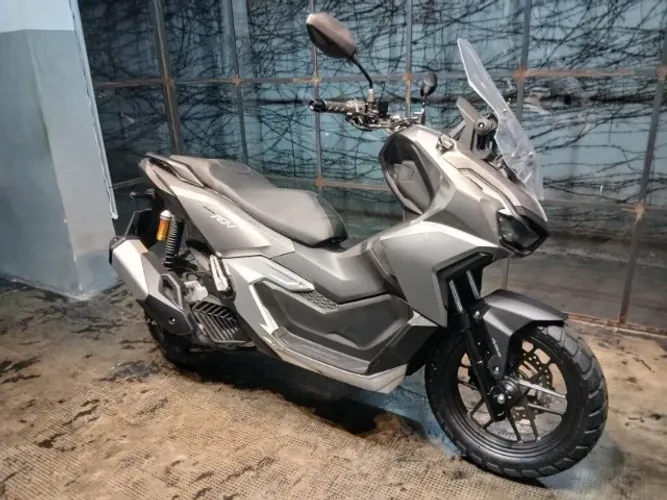 ADV 160