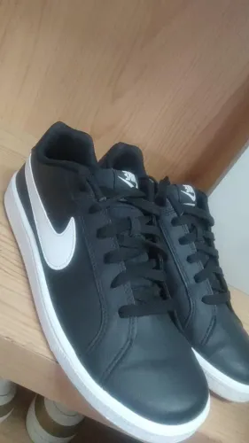 Tênis Nike Court Royale