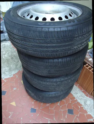 PNEU  185 60 15 COM RODAS FUMAGALLI ARO 15
