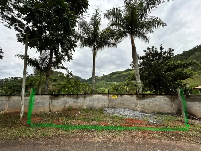 Lote bem localizado em fazenda do campo com água de nascente.