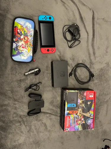 Nintendo Switch Seminovo + bolsa para guardar- Excelente Estado de Conservação