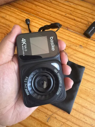 Câmera digital 4k ultra HD 64 mp Basike - acompanha cartão de memória 