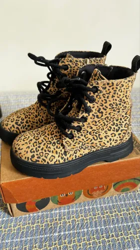 Bota infantil Zara