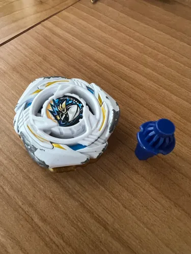 Beyblade X Takara Tomy Glory Valkyrie LF