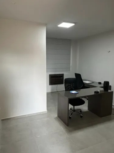 Alugo escritório já com mobília ao lado do Instituto Dom Barreto