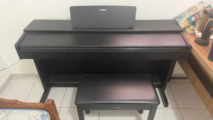 Piano Yamaha eletrônico