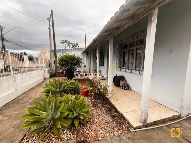 Casa a Venda de 3 dormitórios bem localizada - Bairro Saco dos Limões- Florianópolis SC