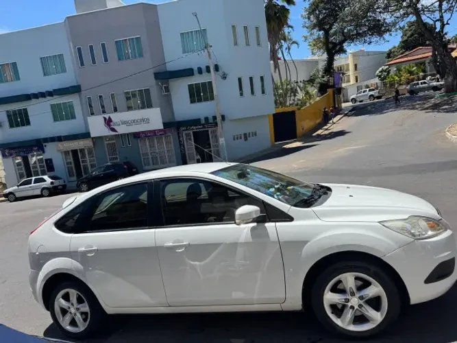 Ford Focus 1.6 S/se/se Plus Flex 8v/16v 5P 2011