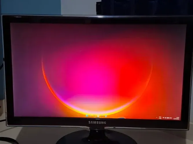 Monitor / TV Samsung 22 Polegadas Full HD (Com detalhe na tela)