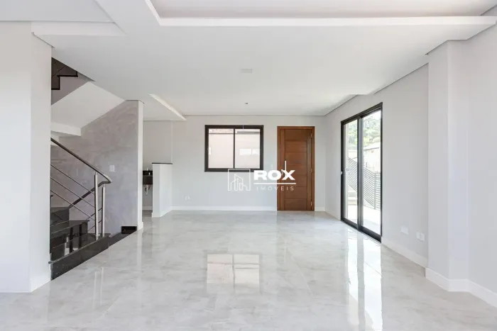 Sobrado Triplex com 3 quartos à venda, 150 m² por R$ 845.000 - Tingui, Curitiba/PR