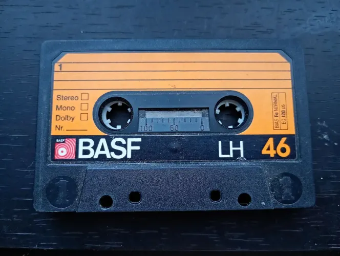 Fita k7 cassete BASF LH46 anos 70