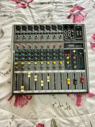 Mesa de Som 8 Canais - Arcano Armes 8 FX