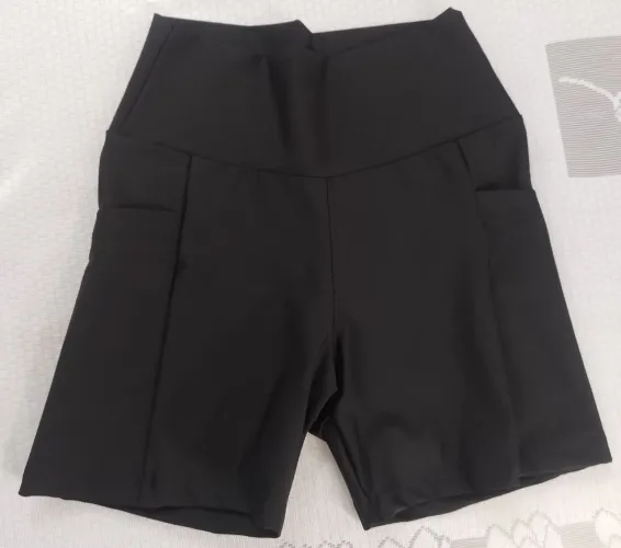 Short Infantil Fitness Tam. P. modelador Preto com bolso lateral Novo sem uso 