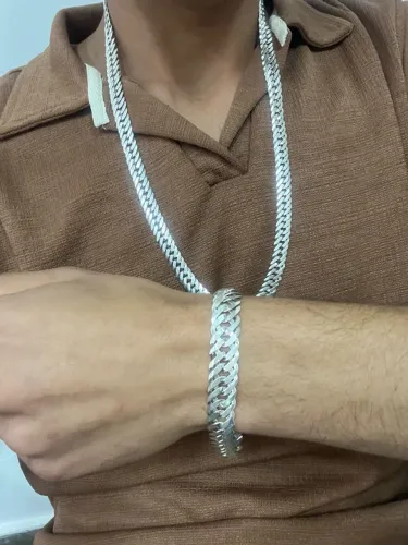Cordão e pulseira de prata