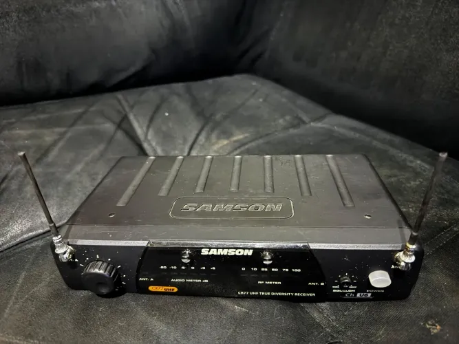 Transmissor sem fio Samson CR77 UHF