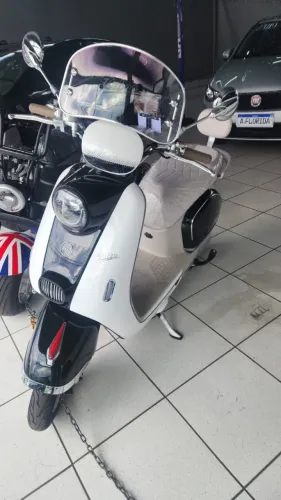 Scooter Zub Paris Ano 2026 Zero Km Linda .