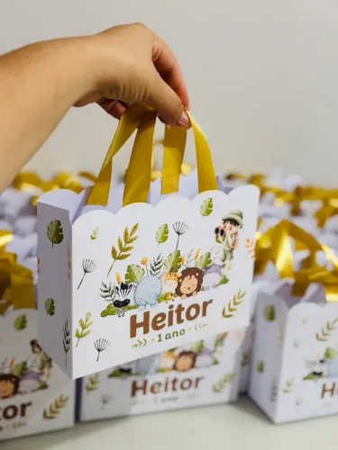 Promoção sacolinhas personalizadas R$3,00 fazemos com seu tema ?