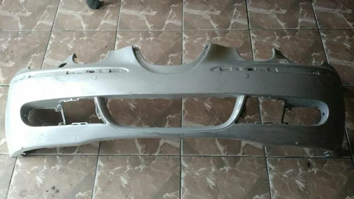 Parachoque dianteiro Jaguar S-type