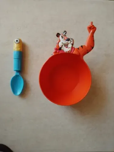 Antiga Tigela Plástica e Colher  Promocional Sucrilhos Kelloggs