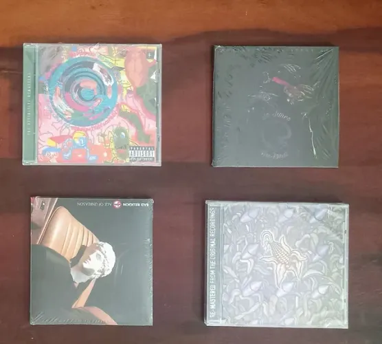 CDs lacrados Punk Califórnia Stoner Funky Rock importados