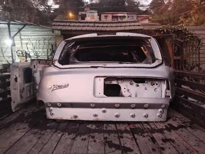 Tampa traseira Porta malas Citroen C3 Picasso