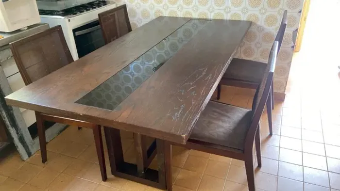 Mesa de Jantar em Madeira com 4 Cadeiras