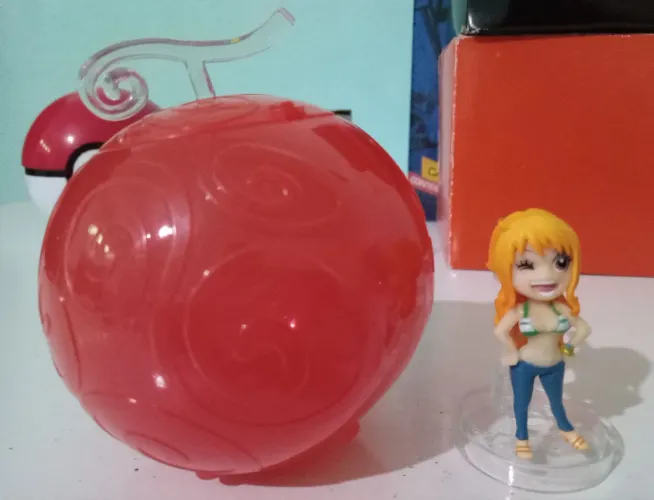 Miniatura gashapon da Nami de One Piece + akuma no mi original