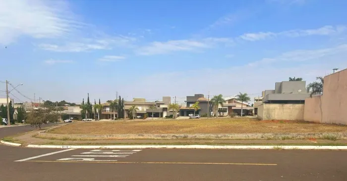 Vendo Terreno 1.000m2 esquina no Condomínio Golden Park em Mirassol $ 1.200.000