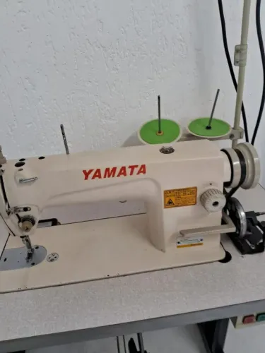 Maquina de costura industrial reta