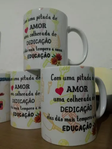 Caneca de porcelana personalizada