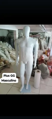 Manequim plus masculino 550