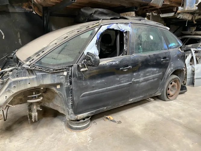 Citroen C4 Picasso 2012 - sucata para retirada de peças
