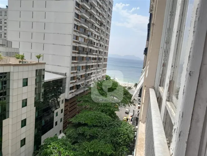 Patrimóvel vende, Copacabana, quadra da praia, posto 6. 4 quartos com vaga