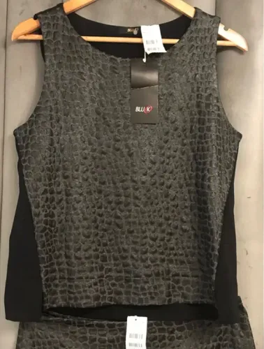 Conjunto saia e blusa marca Bluk tamanho M NOVO