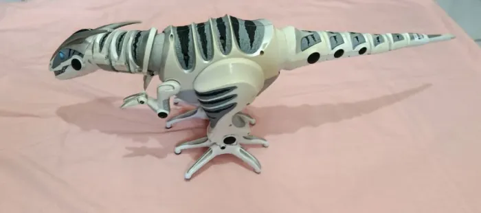 brinquedo robossauro wowwee dinossauro interativo