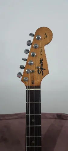 Guitarra Squier Stratocaster