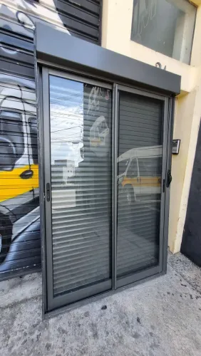 Porta balcão persiana linha gold premiun panorâmica 