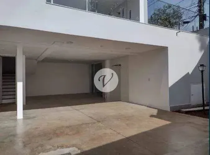 Sobrado Alto Padrão com piscina