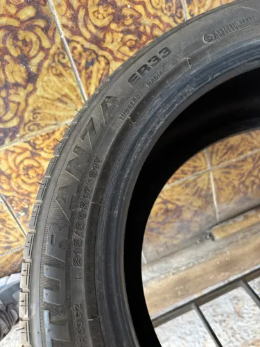 Pneu 215/50/17 Bridgestone ER33 seminovo unidade 