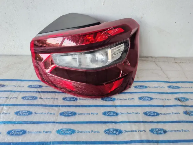 Lanterna Traseira direita Citroen C3 2022 a 2025 original com detalhe 