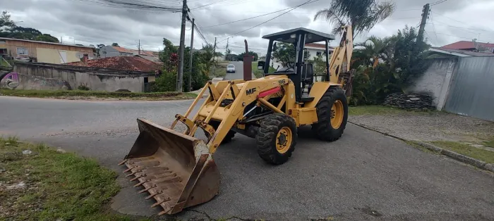 Retro escavadeira MF 96 4x4 ano 2013