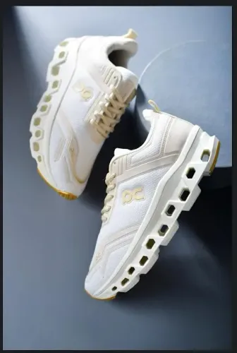 Tenis on white Black Friday