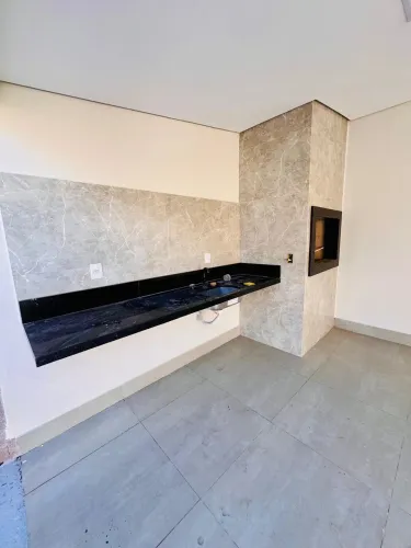 Linda Casa Térrea a venda, 220 m2 privativos, Jardim Imperial - Cuiabá - MT