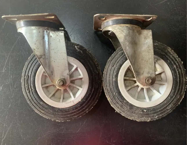 Par Roda Giratória 20cm Diâmetro 