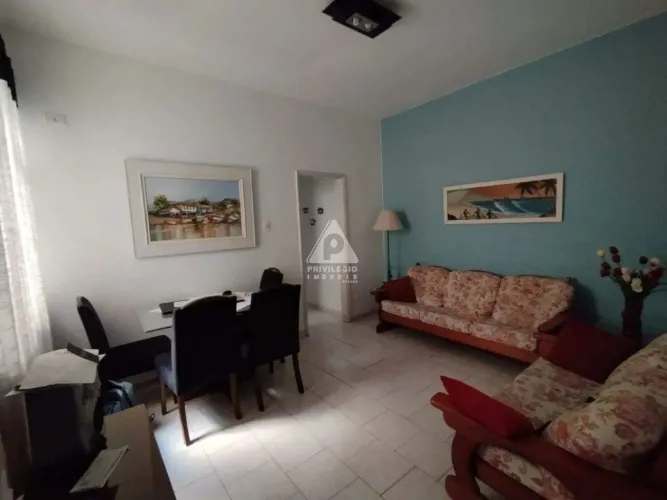 VILA ISABEL - Apartamento de 2 quartos, banheiro social, andar alto, vista livre, vaga de 