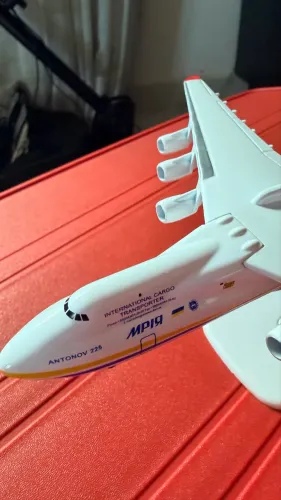 Miniatura de avião ANTONOV 225 15 cm