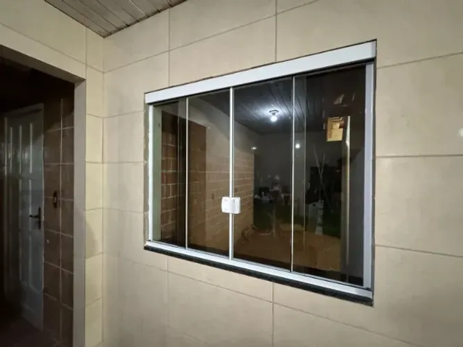 janela em vidro temperado sob medida para sua residencia