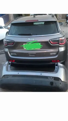 Vendo pára-choque traseiro do Jeep 