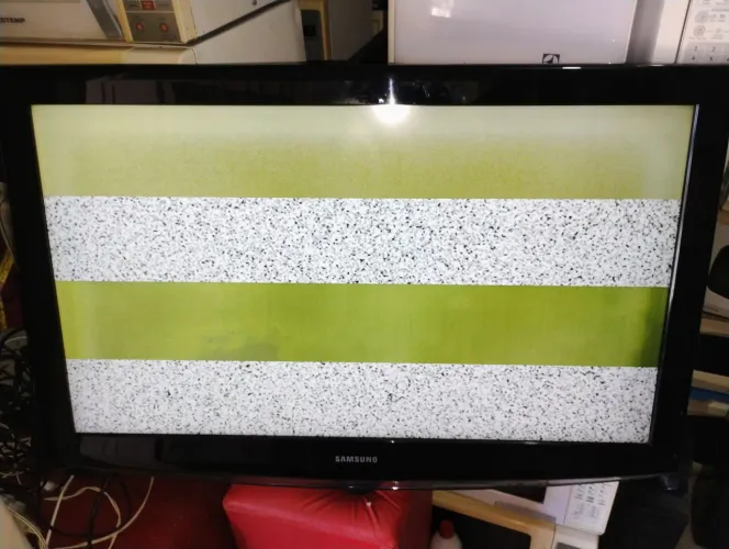 TV Samsung LCD 40 polegadas Modelo LN40A330J1 Defeito imagem funcionando 