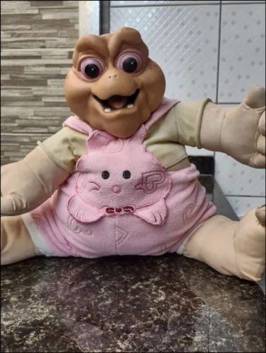 Boneco Baby Sauro da Família Dinossauro dos anos 90 (vintage, antigo, relíquia)